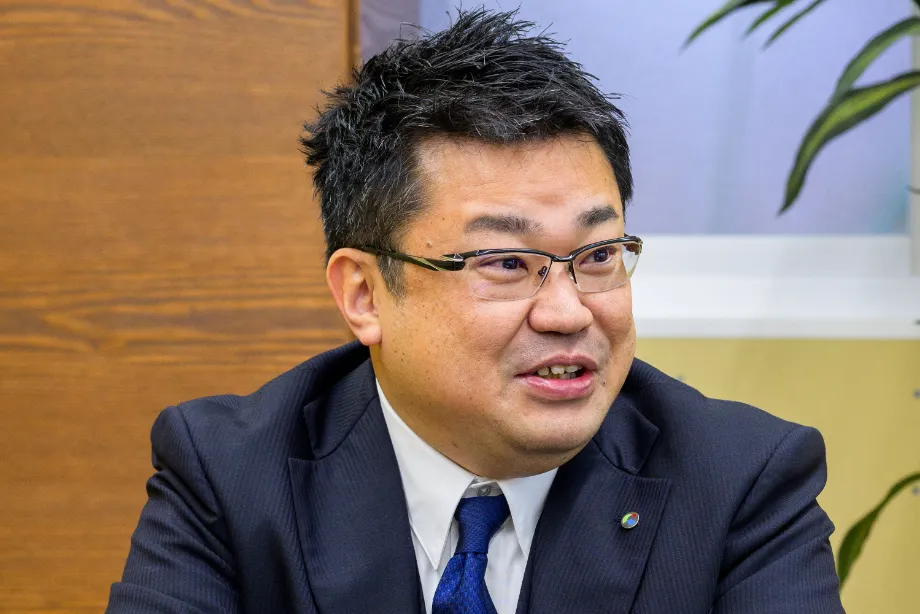 新里社長