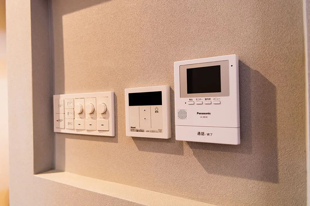 スイッチやモニター類も住宅設備にはかかせません